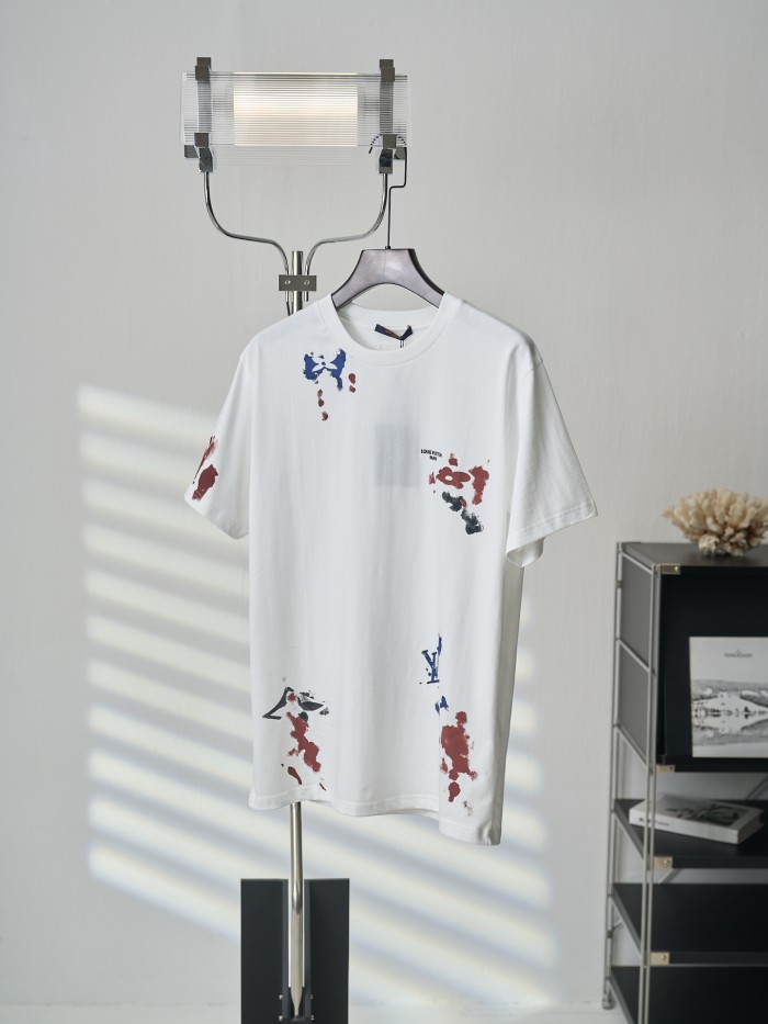 世界中で大人気♪ 2026 ルイヴィトン 新作 半袖Tシャツ 偽物