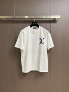 注目アイテム♡ 2026 ルイヴィトン 新作 半袖Tシャツ コピー