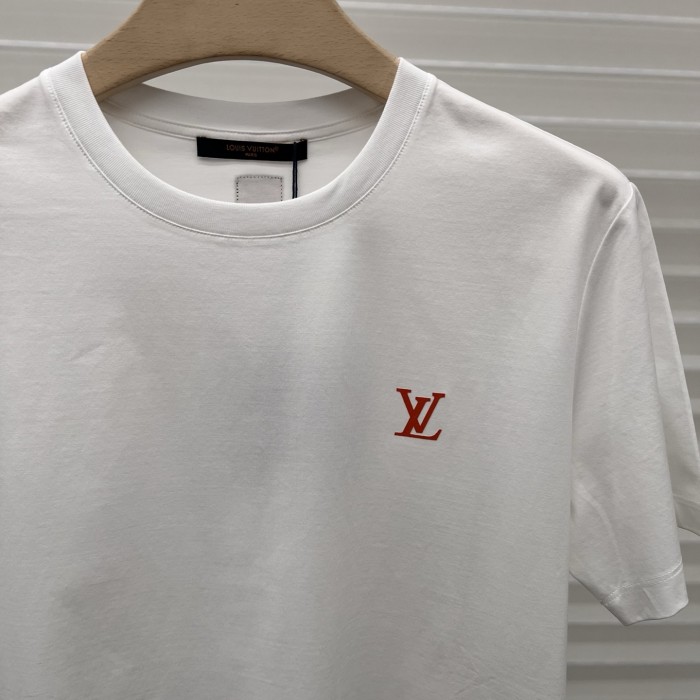 争奪戦 2026 ルイヴィトン 新作 半袖Tシャツ スーパーコピー 2色