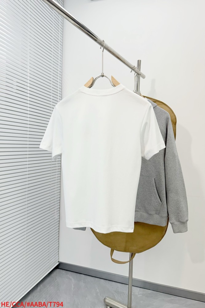 注目アイテム☆  2026 エルメス 新作 半袖Tシャツ 偽物
