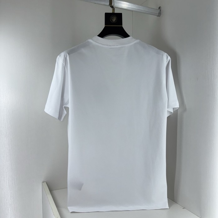 注目アイテム♡ 2026 グッチ 新作 半袖Tシャツ スーパーコピー