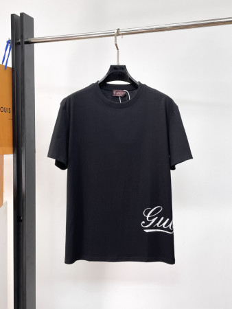 人気急上昇 2026 グッチ 新作 半袖Tシャツ コピー