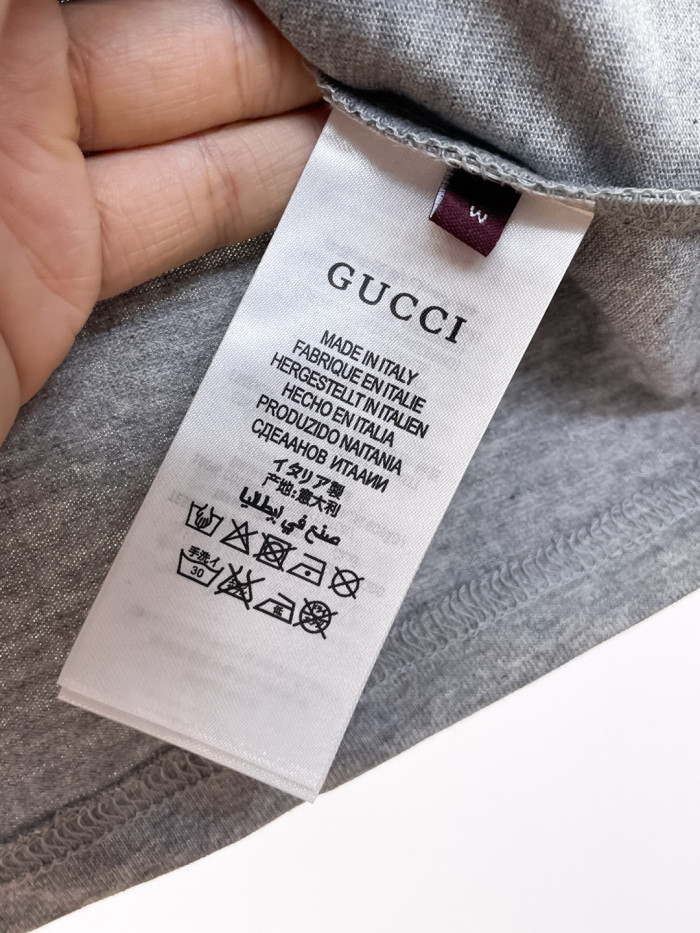 激安価格！2026 グッチ 新作 半袖Tシャツ 偽物