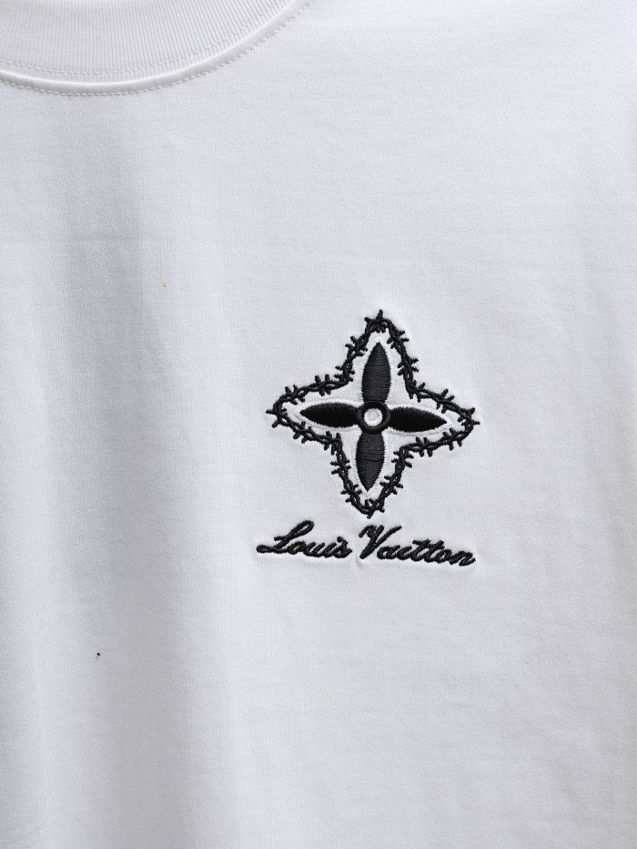 定番人気！2026 ルイヴィトン 新作 半袖Tシャツ コピー