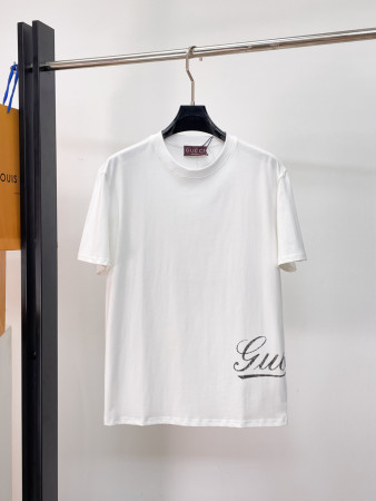 【即発】★ 2026 グッチ 新作 半袖Tシャツ スーパーコピー