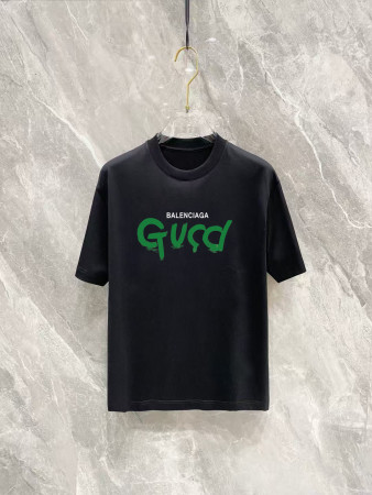 日本未入荷 2026 グッチ 新作 半袖Tシャツ 偽物 2色