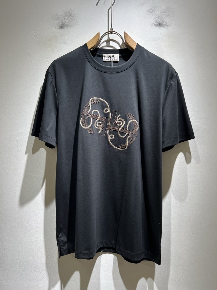 人気No1★ 2026 エルメス 新作 半袖Tシャツ 偽物