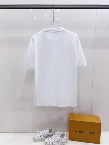 目を惹くカラー 2026 エルメス 新作 半袖Tシャツ スーパーコピー