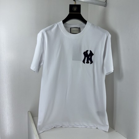 注目アイテム♡ 2026 グッチ 新作 半袖Tシャツ スーパーコピー