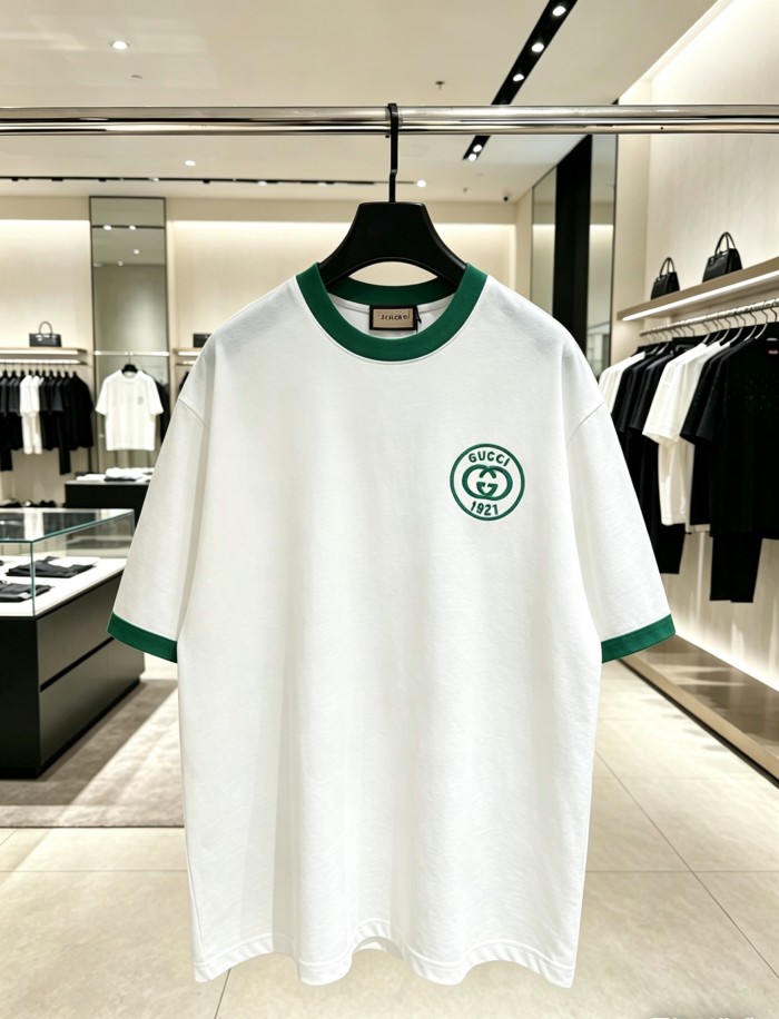 目を惹くカラー 2026 グッチ 新作 半袖Tシャツ スーパーコピー
