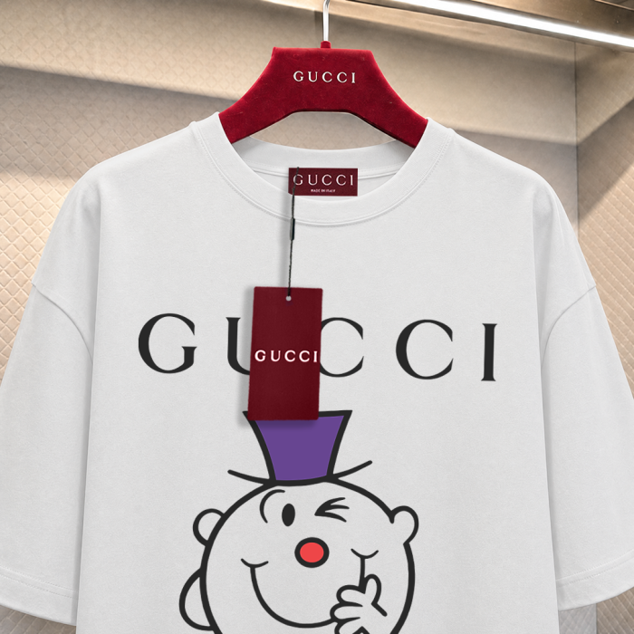 目を惹くカラー 2026 グッチ 新作 半袖Tシャツ コピー