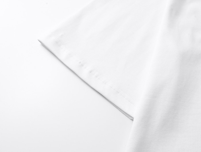 【即発】★ 2026 グッチ 新作 半袖Tシャツ 偽物