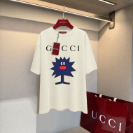 日本未入荷 2026 グッチ 新作 半袖Tシャツ 偽物