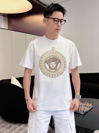 絶対欲しい！ 2026 ヴェルサーチェ 新作 半袖Tシャツ コピー