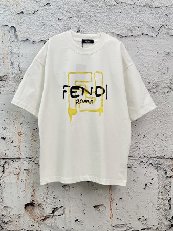 最安値挑戦 2026 フェンディ 新作 半袖Tシャツ 偽物