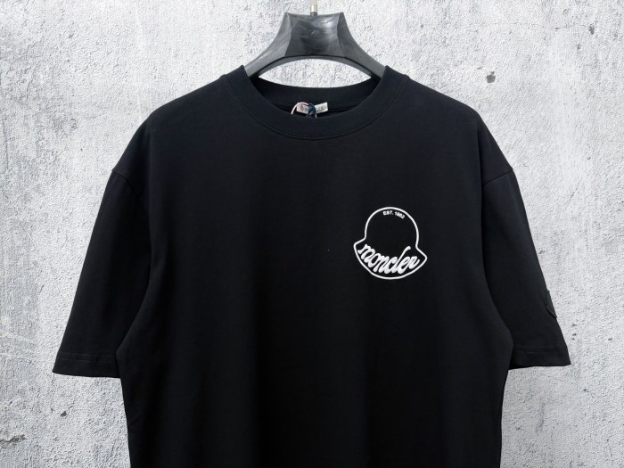 入手困難品！2026 モンクレール 新作 半袖Tシャツ 偽物