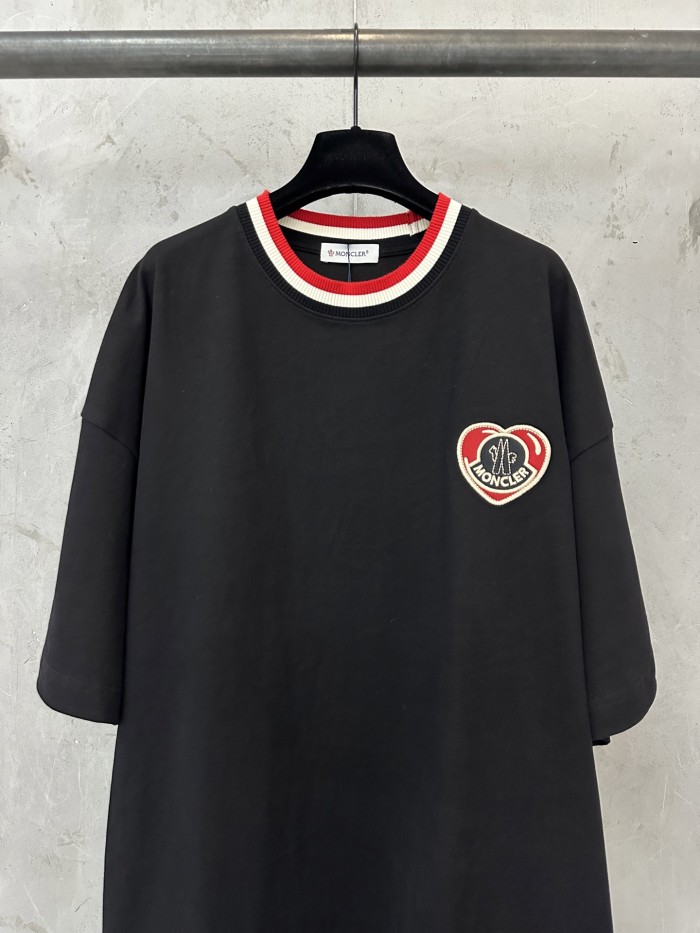 使い勝手良し 2026 モンクレール 新作 半袖Tシャツ コピー