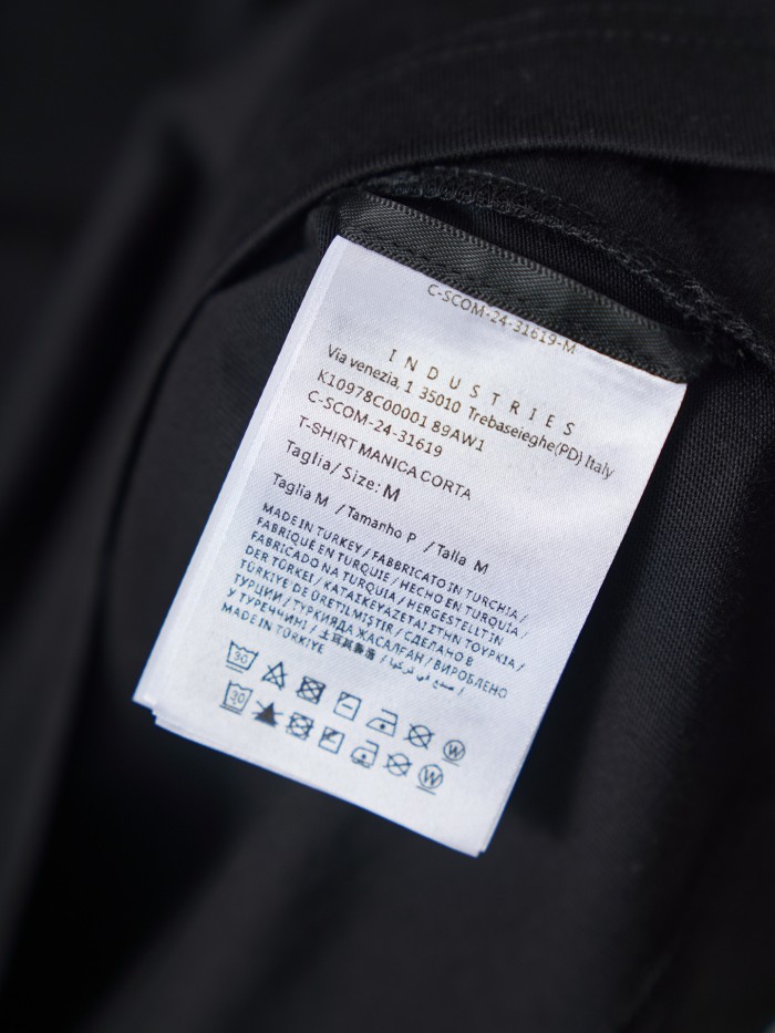 人気急上昇新作 2026 モンクレール 新作 半袖Tシャツ 偽物