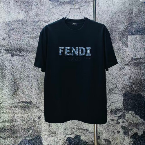 人気急上昇新作 2026 フェンディ 新作 半袖Tシャツ コピー