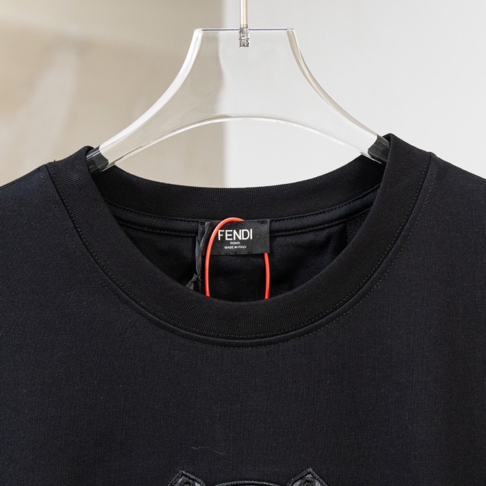 注目アイテム☆ 2026 フェンディ 新作 半袖Tシャツ コピー