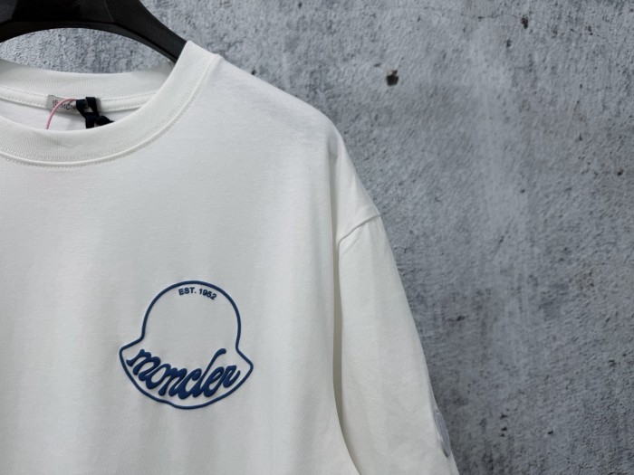 新色登場☆ 2026 モンクレール 新作 半袖Tシャツ コピー