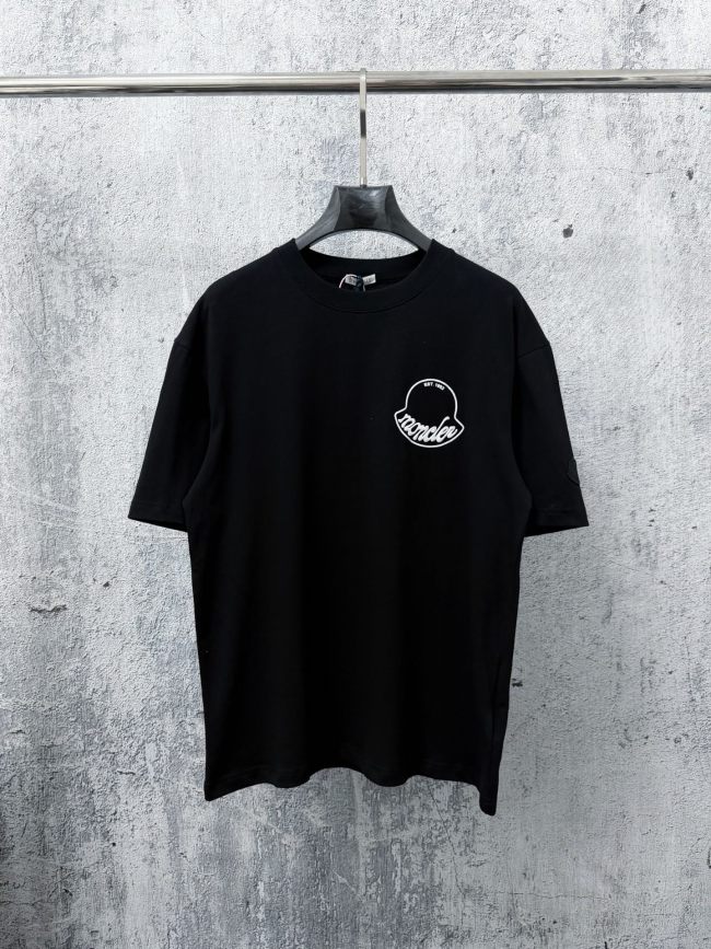 入手困難品!2026 モンクレール 新作 半袖Tシャツ 偽物