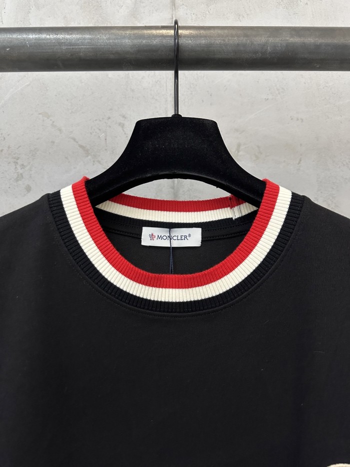 使い勝手良し 2026 モンクレール 新作 半袖Tシャツ コピー