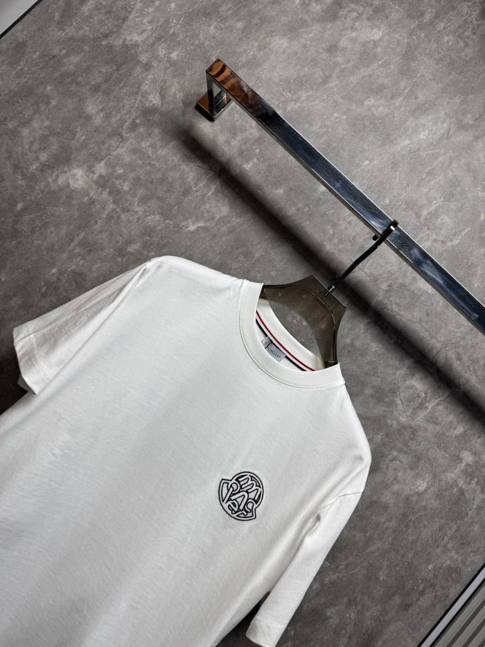 注目アイテム♡ 2026 モンクレール 新作 半袖Tシャツ 偽物