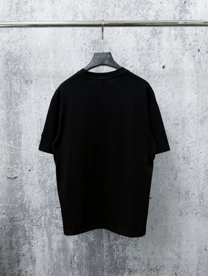 入手困難品！2026 モンクレール 新作 半袖Tシャツ 偽物