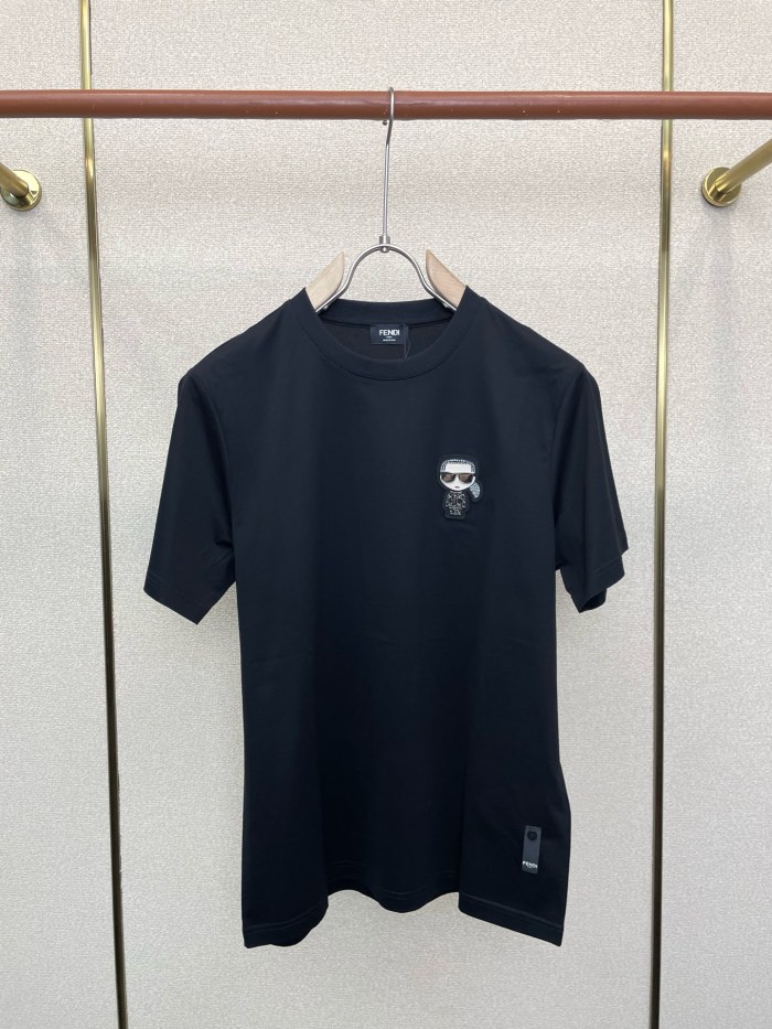 【即発】★ 2026 フェンディ 新作 半袖Tシャツ コピー 3色