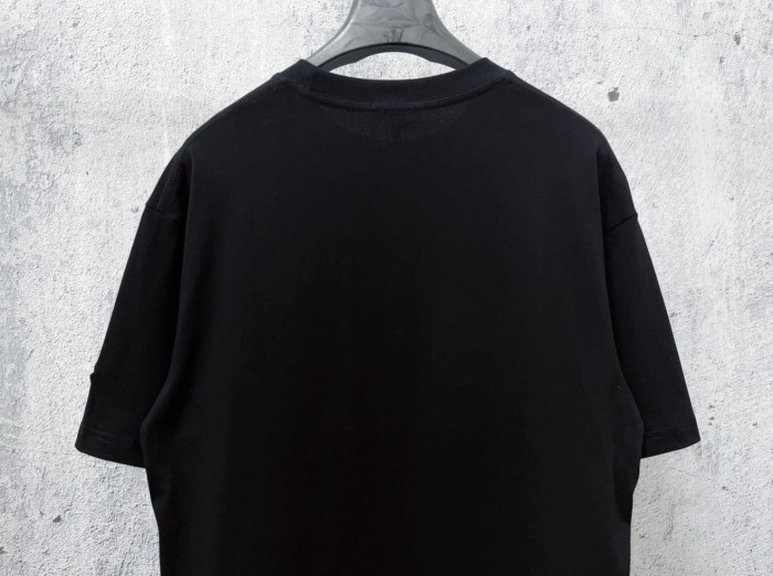 入手困難品！2026 モンクレール 新作 半袖Tシャツ 偽物