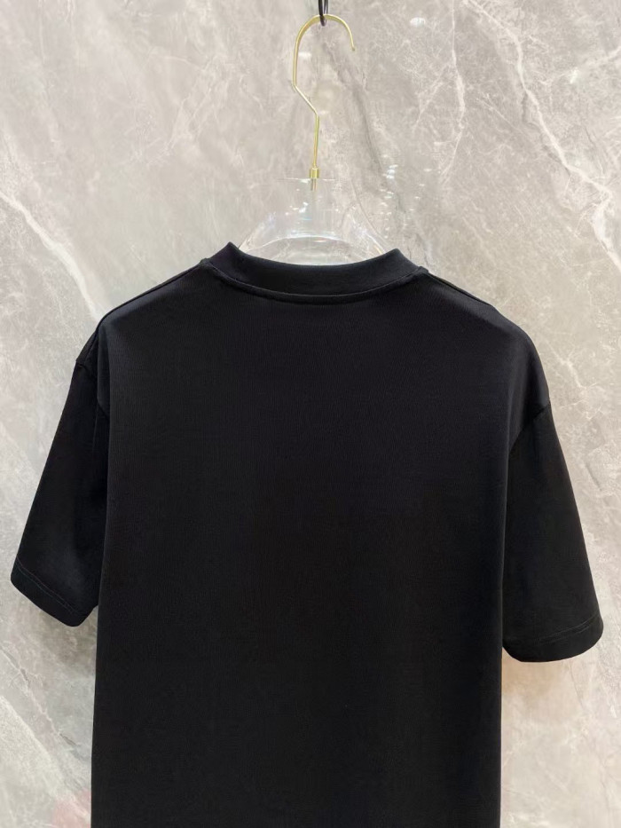 高品質♪♪♪ 2026 フェンディ 新作 半袖Tシャツ コピー 2色
