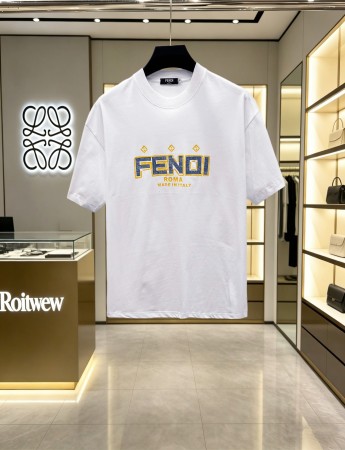 注目度抜群！ 2026 フェンディ 新作 半袖Tシャツ スーパーコピー