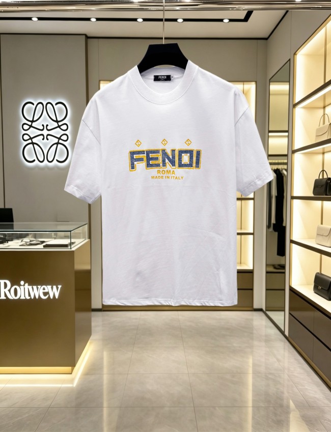 注目度抜群！ 2026 フェンディ 新作 半袖Tシャツ スーパーコピー