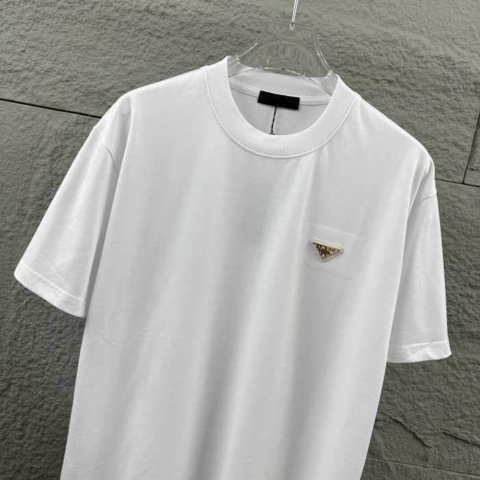 使い勝手良し 2026 プラダ 新作 半袖Tシャツ 偽物