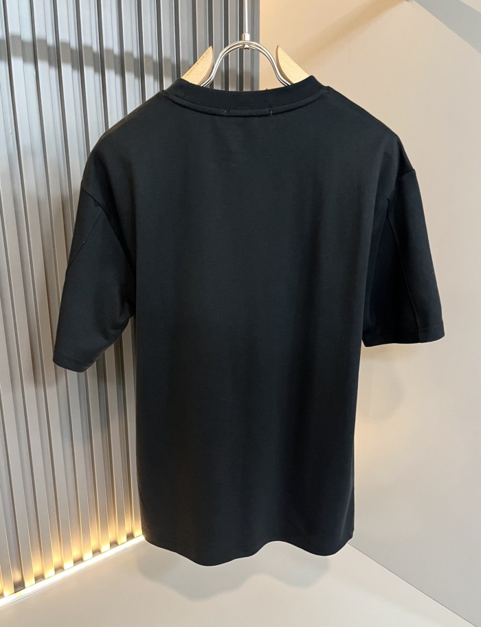 注目度抜群！2026 プラダ 新作 半袖Tシャツ コピー