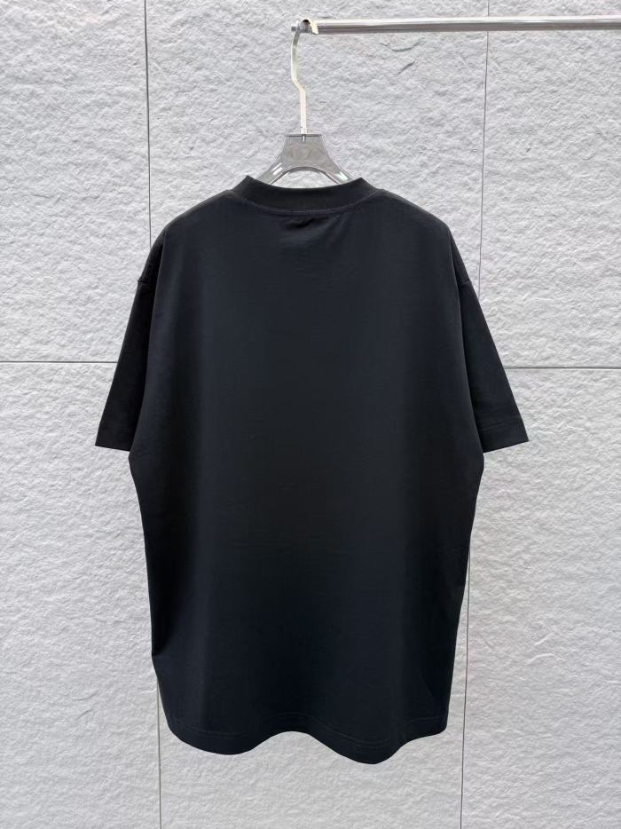 人気急上昇新作 2026 プラダ 新作 半袖Tシャツ 偽物
