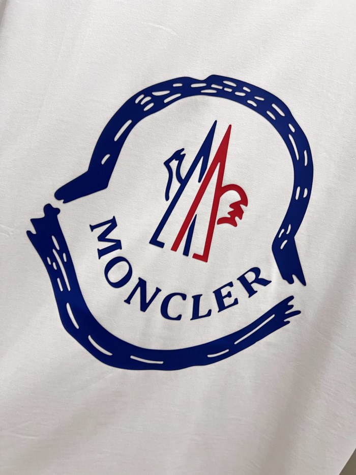 注目アイテム☆ 2026 モンクレール 新作 半袖Tシャツ コピー