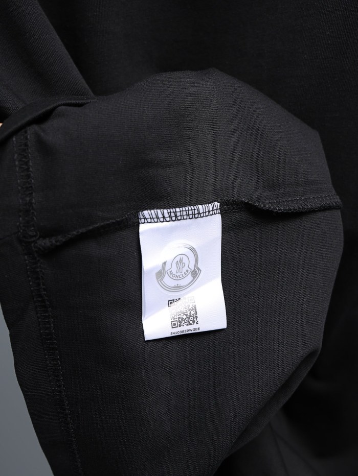 希少♪限定 2026 モンクレール 新作 半袖Tシャツ 偽物