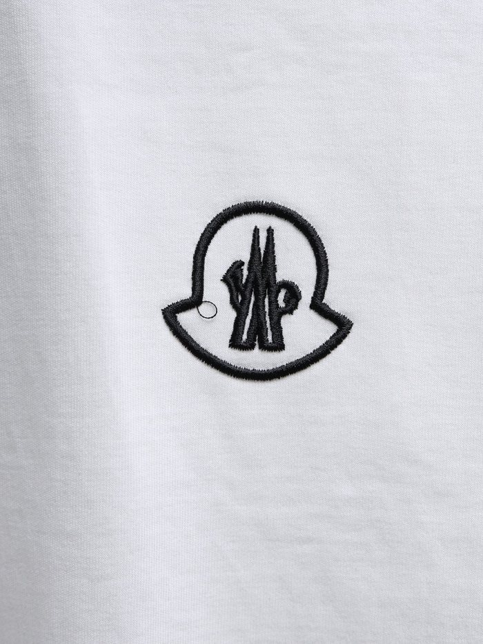 人気急上昇 2026 モンクレール 新作 半袖Tシャツ 偽物