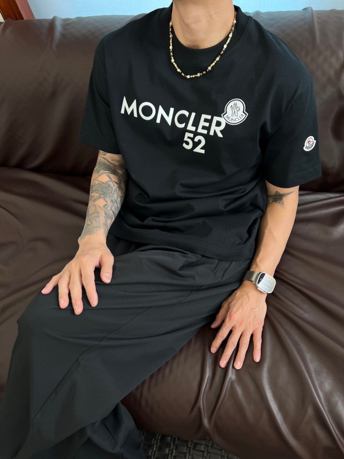 一目惚れ♪ 2026 モンクレール 新作 半袖Tシャツ 偽物 2色