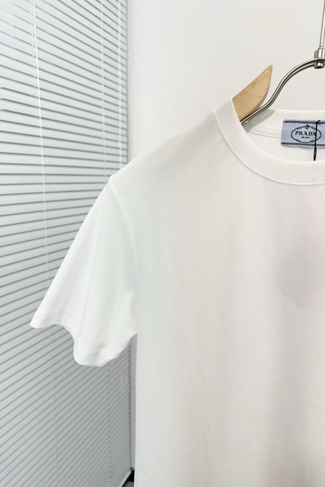☆超人気☆ 2026 プラダ 新作 半袖Tシャツ コピー