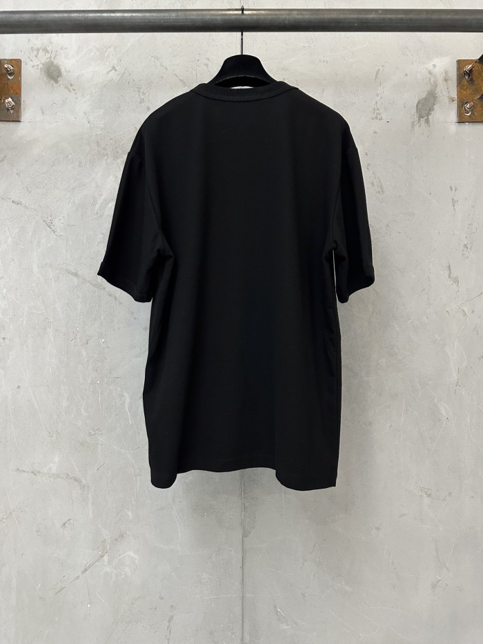 即発送！2026 プラダ 新作 半袖Tシャツ 偽物