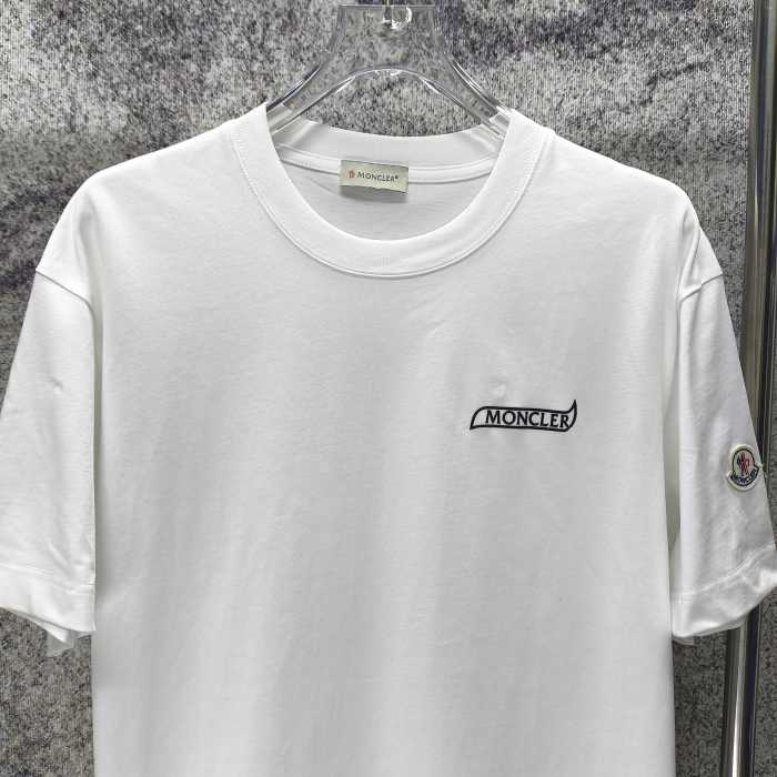 絶対欲しい！2026 モンクレール 新作 半袖Tシャツ 偽物