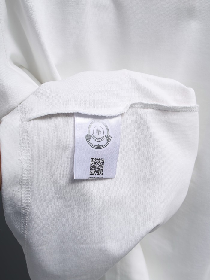 絶対欲しい！2026 モンクレール 新作 半袖Tシャツ スーパーコピー