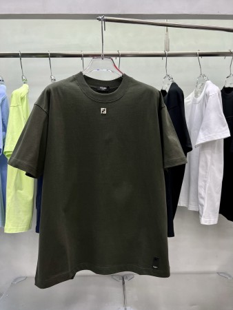 即発送！ 2026 フェンディ 新作 半袖Tシャツ スーパーコピー
