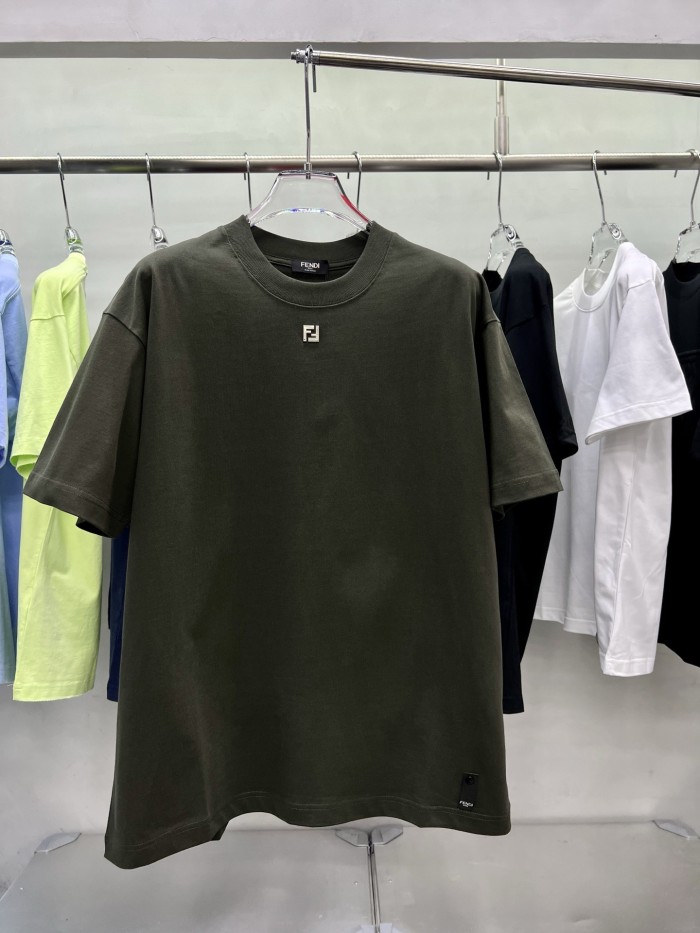 即発送！ 2026 フェンディ 新作 半袖Tシャツ スーパーコピー