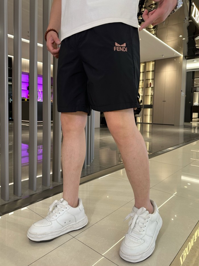 肌触り最高な 2026 フェンディ 新作 ショートパンツ コピー