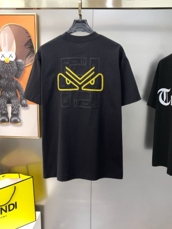 新色登場☆ 2026 フェンディ 新作 半袖Tシャツ コピー