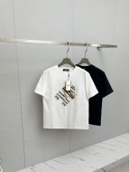 完売前に！ 2026 フェンディ 新作 半袖Tシャツ コピー